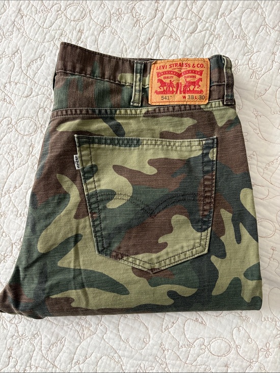 Levi's Other - Levi's Men’s Camo Relaxed Jeans - Green/Brown